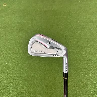 รหัสสินค้า 2100384088064 ไม้กอล์ฟพรีเมี่ยม!!! ราคาถูกที่สุดในประเทศไทย!!! IRON SET HONMA TOUR WORL